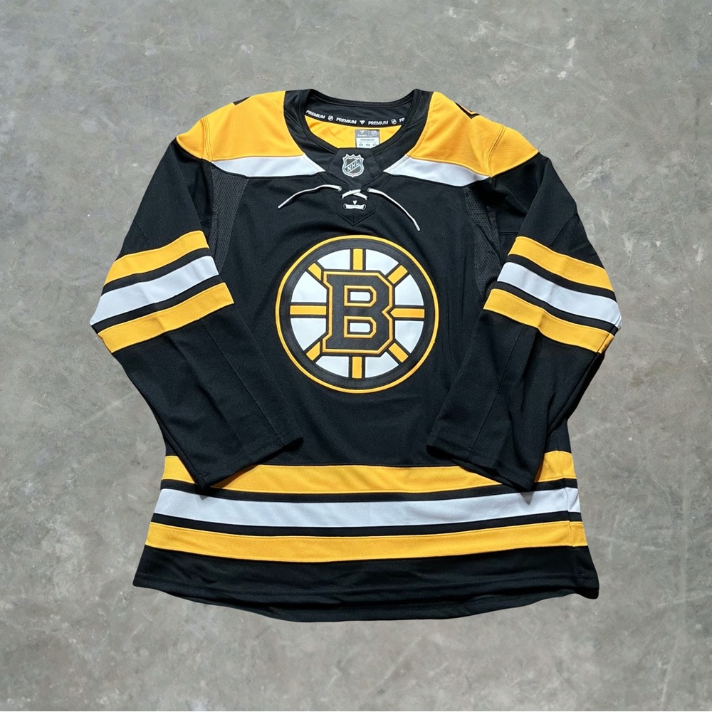 Boston Bruins Fantics Premium NHL Hockey Jersey Mens Size 50 Black/Yellow NWOT